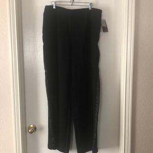 1268 NWT Sandra Darren Plus Size Black Embellished Slacks. Sz18W